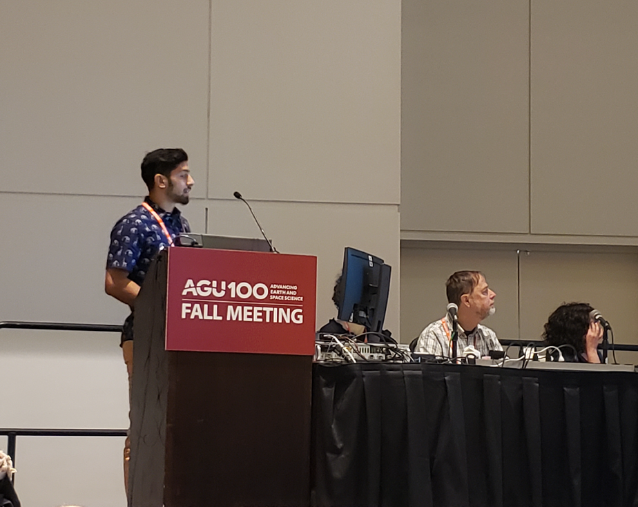 Johan presenting at AGU 2019 Fall Meeting
