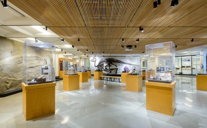 Main hall of the Pacific Museum of the Earth